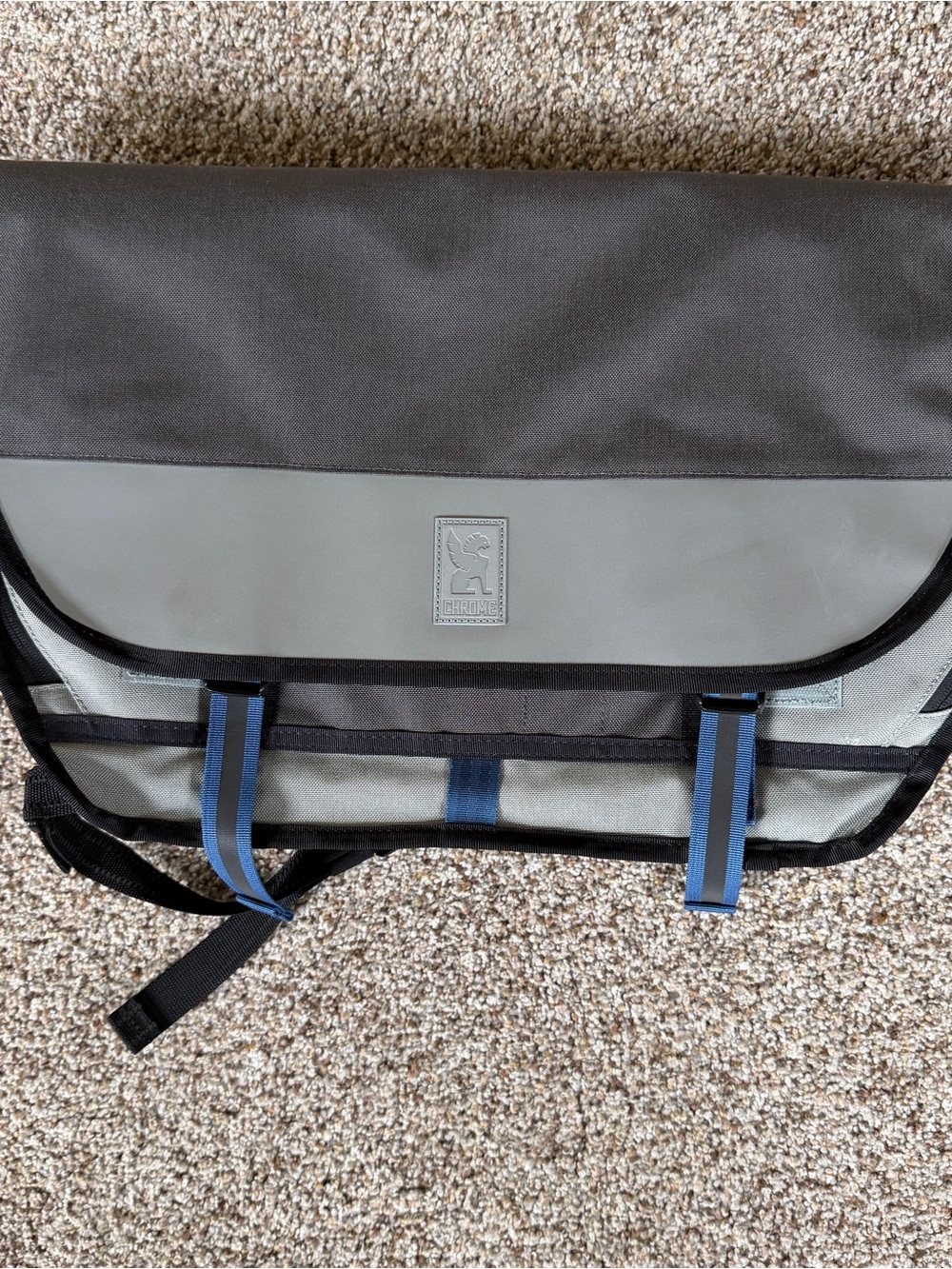 Like-new Chrome Industries Buran III Tech Messenger Bag